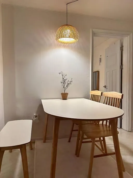 10-Minute Walk From Hongdae Entrance Station, 2 Rooms, 3 Beds Seoul