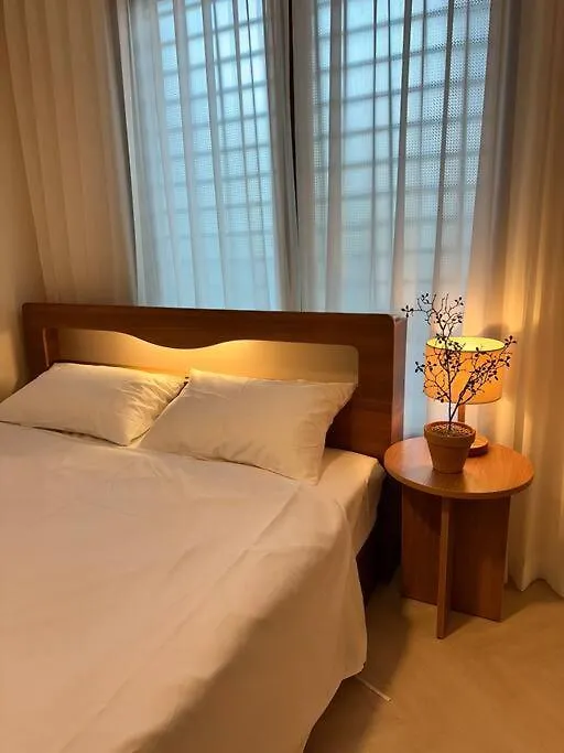 Lägenhet 10-Minute Walk From Hongdae Entrance Station, 2 Rooms, 3 Beds Seoul Sydkorea